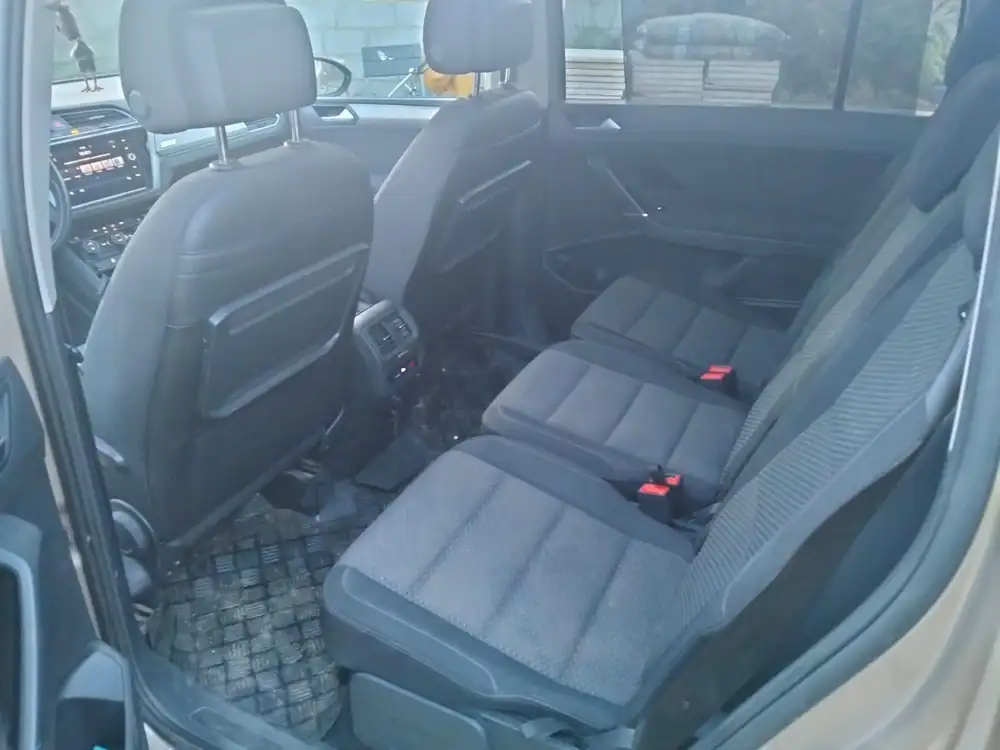 VOLKSWAGEN touran