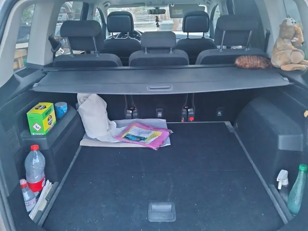 VOLKSWAGEN touran