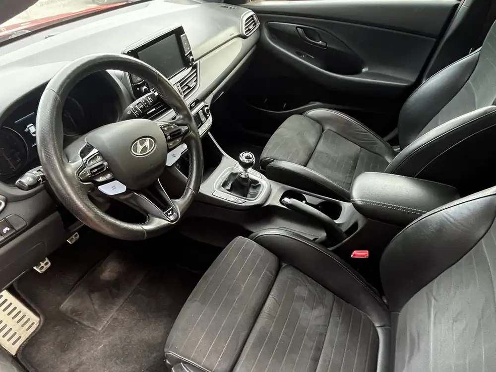 HYUNDAI i30