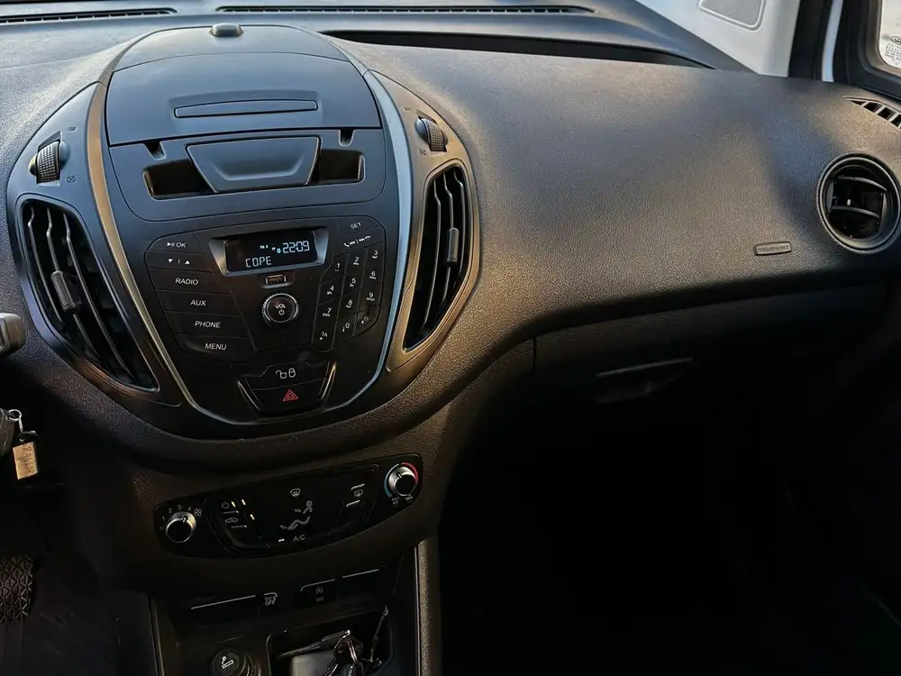 FORD transit courier