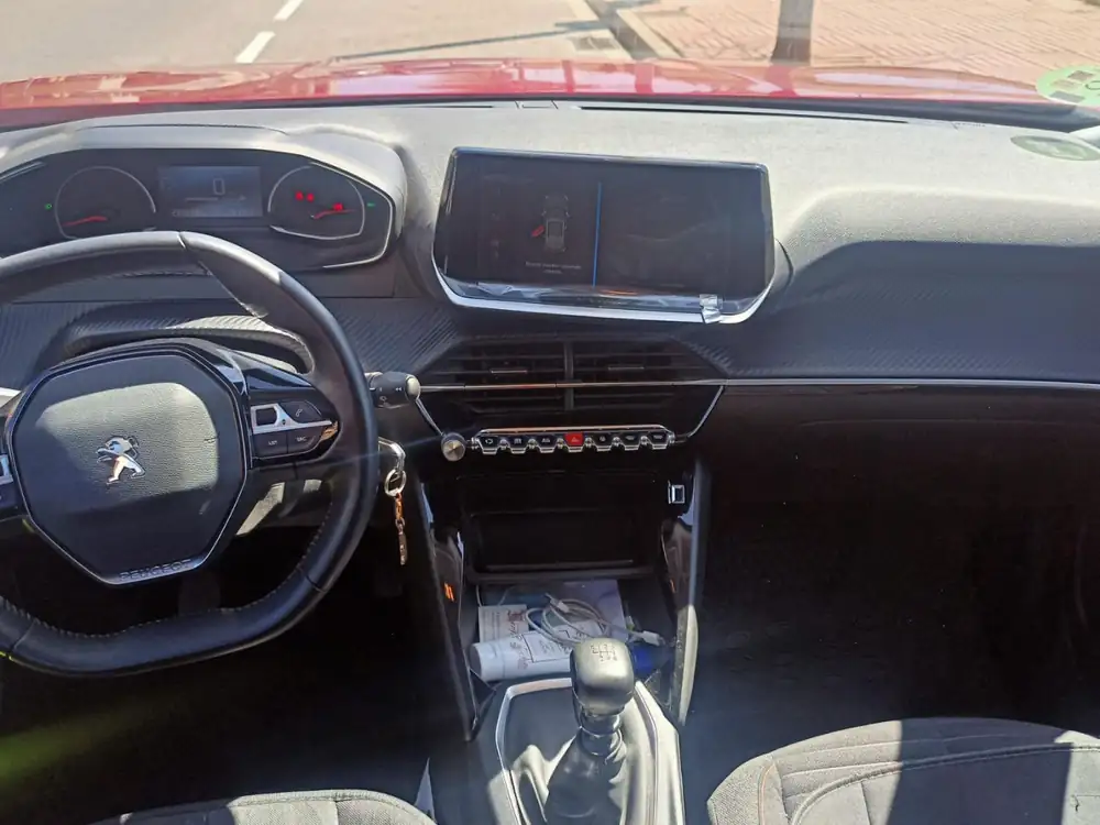 PEUGEOT 2008