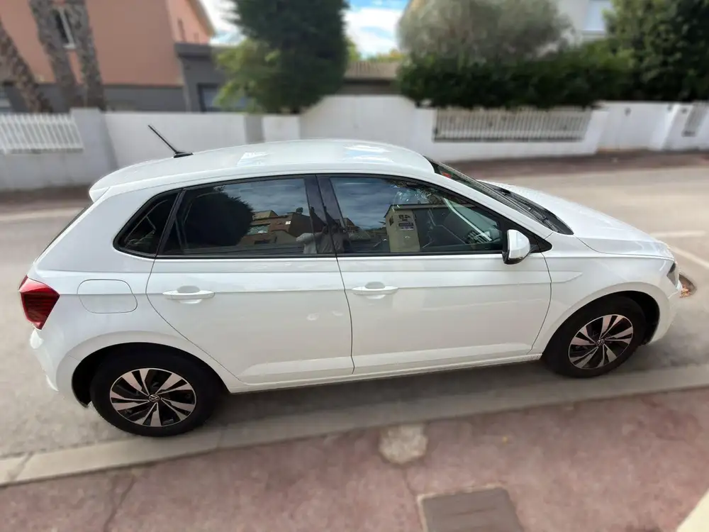 VOLKSWAGEN polo