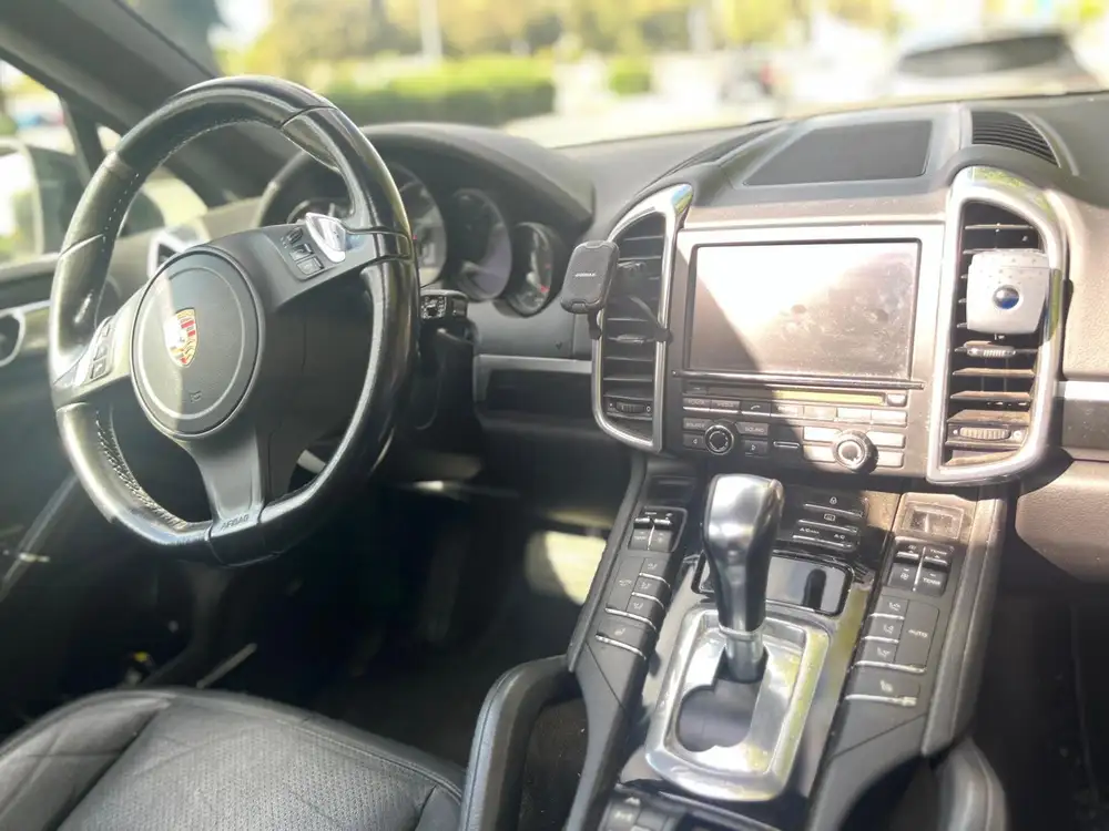 PORSCHE cayenne
