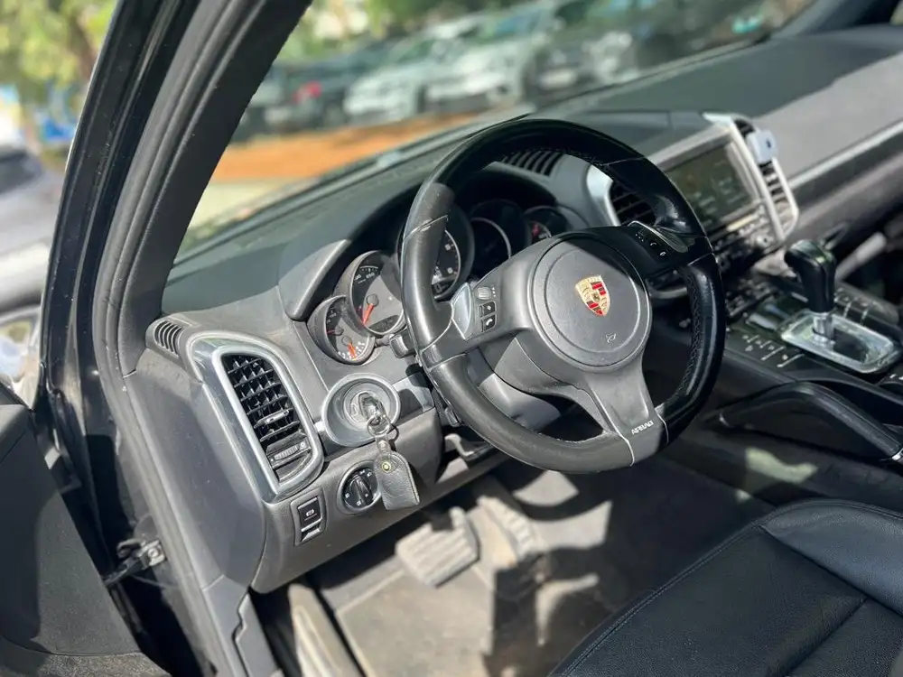 PORSCHE cayenne