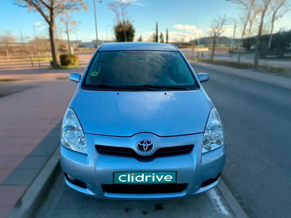 TOYOTA corolla verso