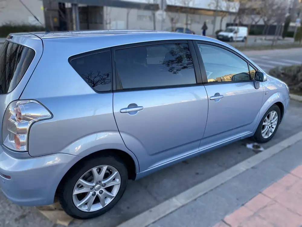 TOYOTA corolla verso