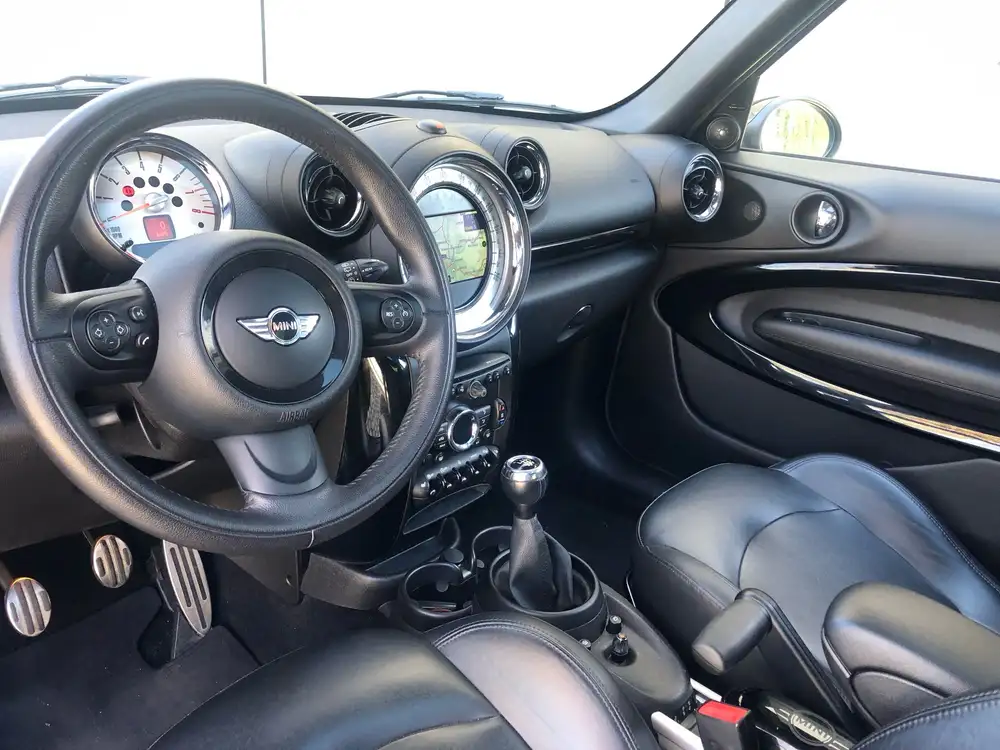 MINI paceman