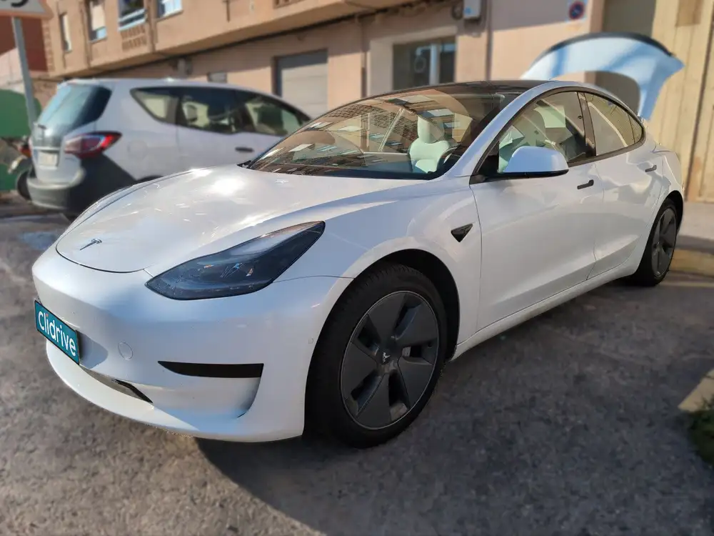TESLA model 3