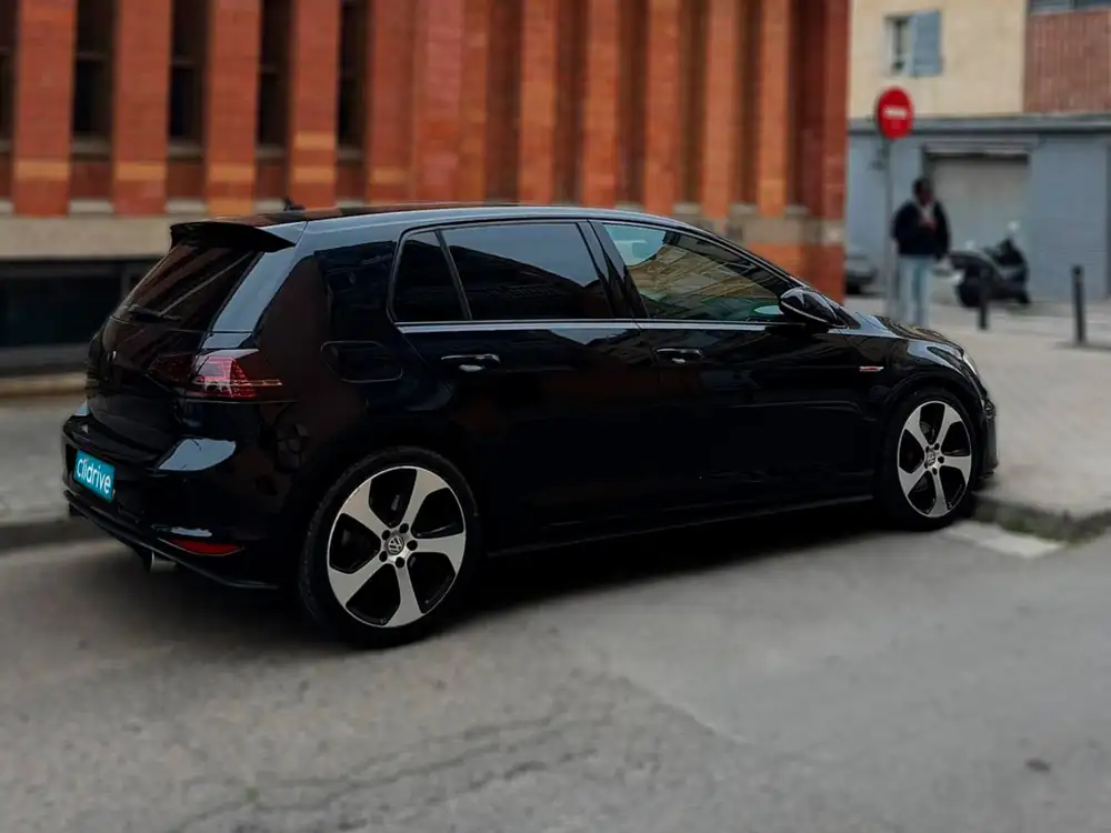 VOLKSWAGEN golf