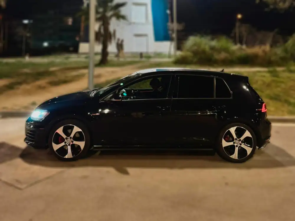 VOLKSWAGEN golf