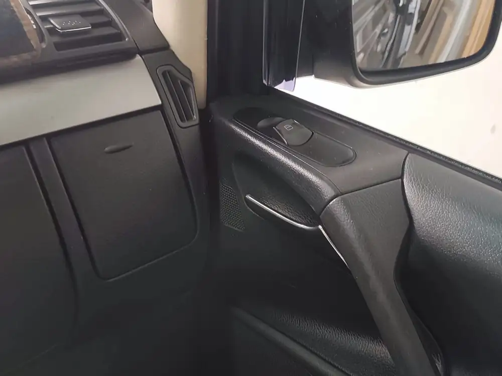 MERCEDES viano