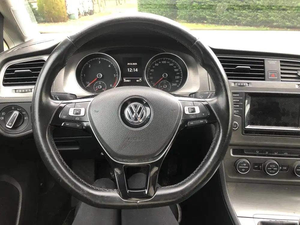 VOLKSWAGEN golf