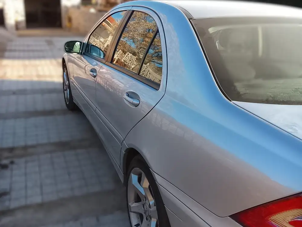 MERCEDES clase c - Foto 4 | Clidrive