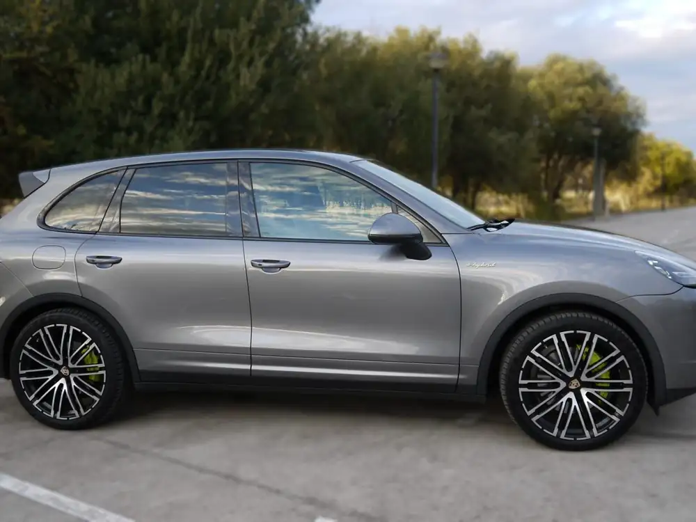 PORSCHE cayenne
