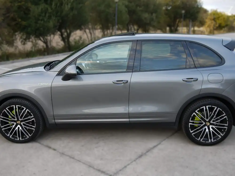PORSCHE cayenne