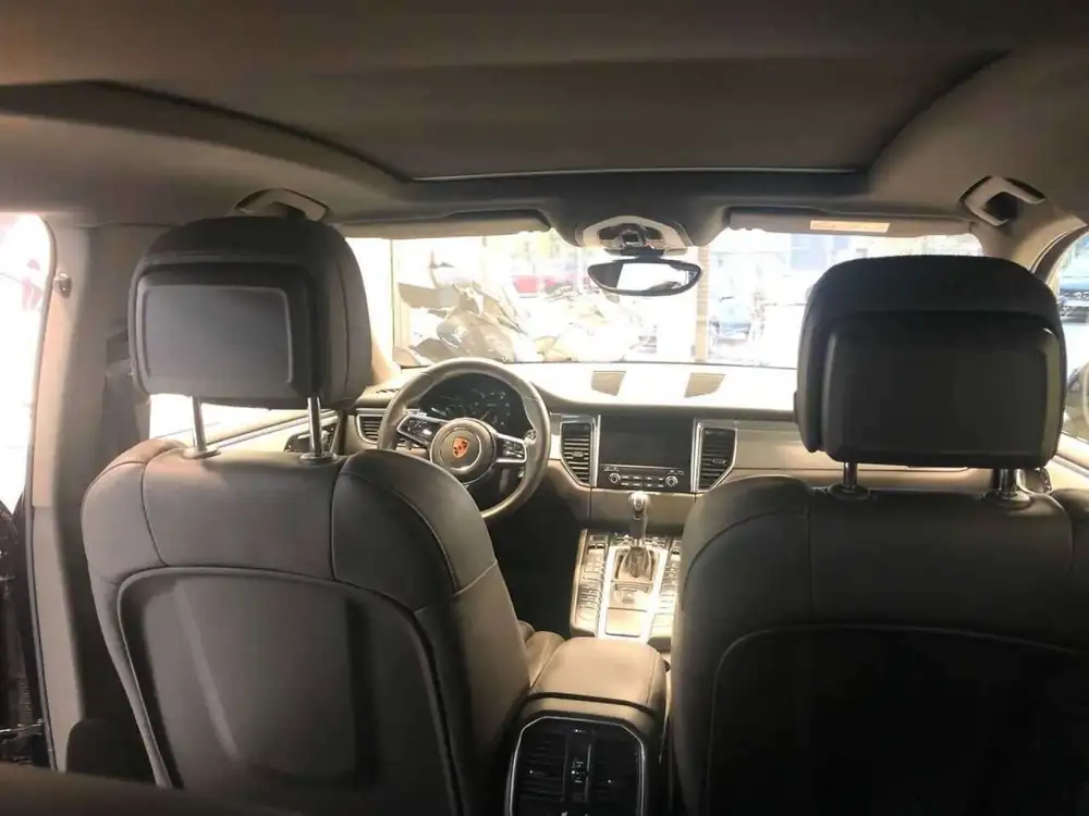 PORSCHE macan