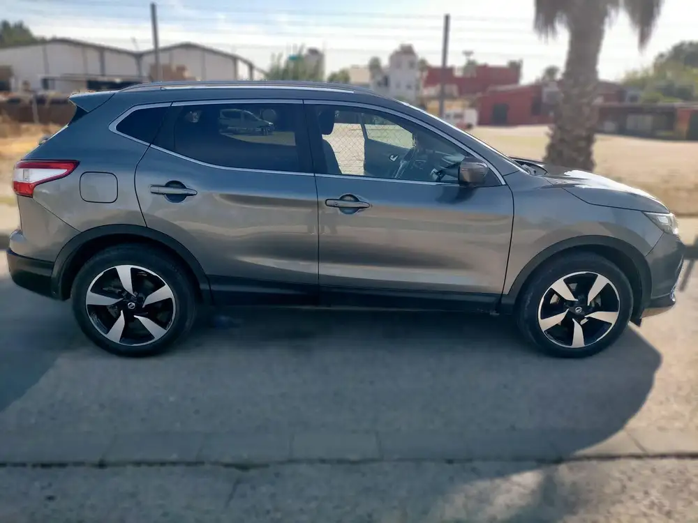 NISSAN qashqai
