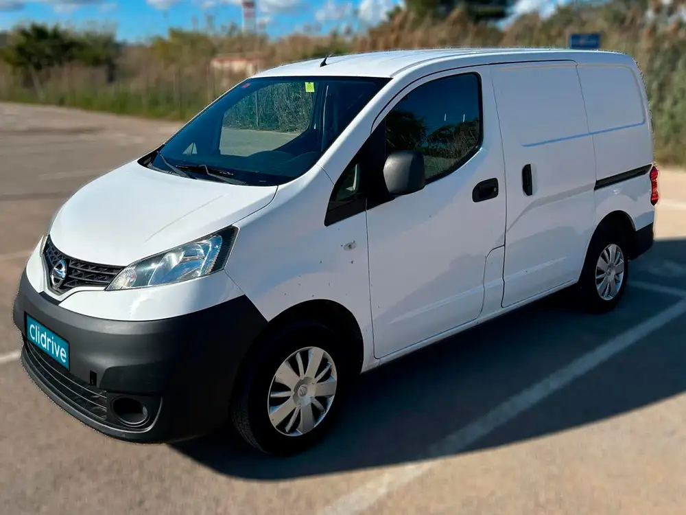 NISSAN nv200