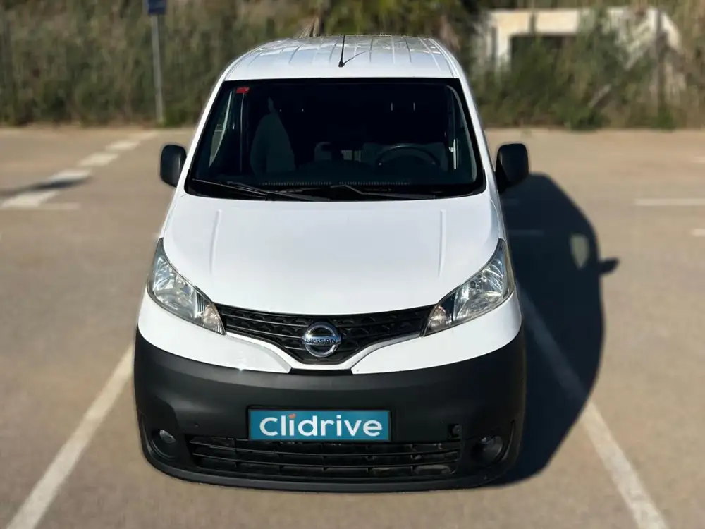 NISSAN nv200