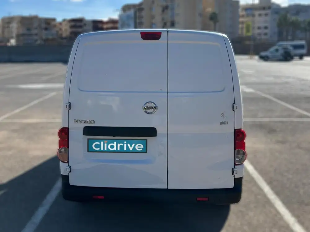 NISSAN nv200