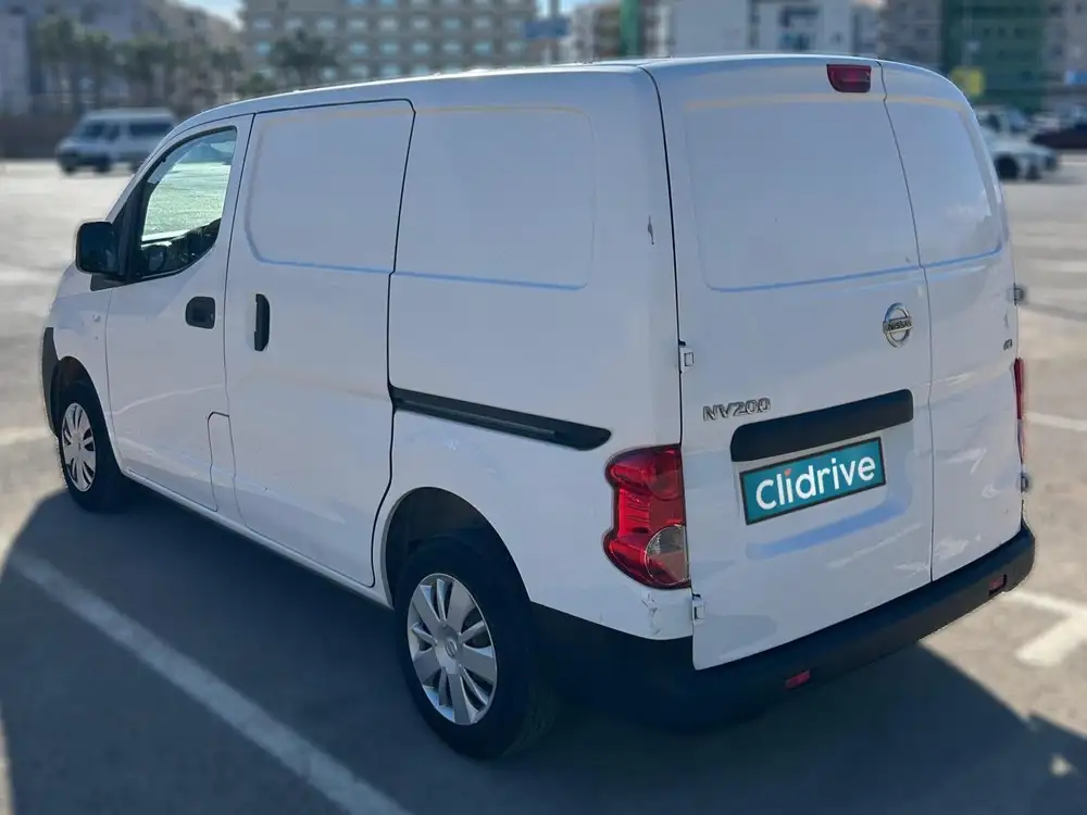NISSAN nv200