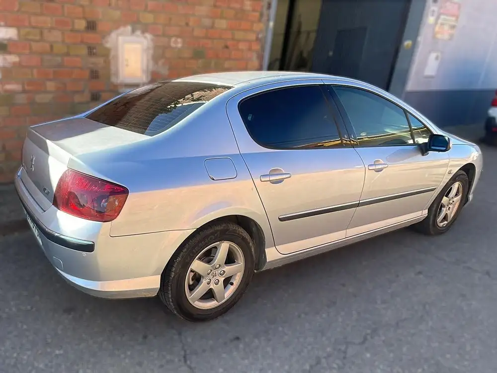 PEUGEOT 407