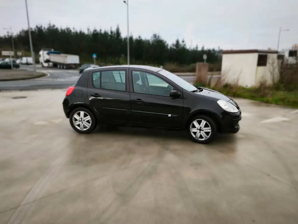 RENAULT clio