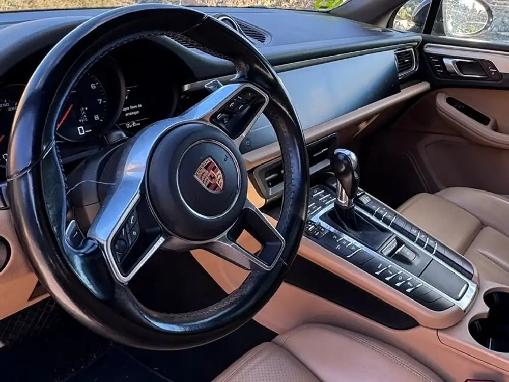 PORSCHE macan