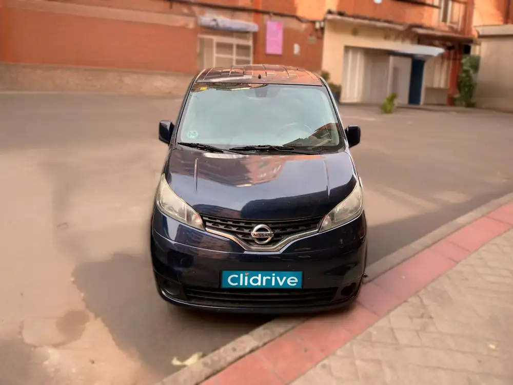 NISSAN nv200