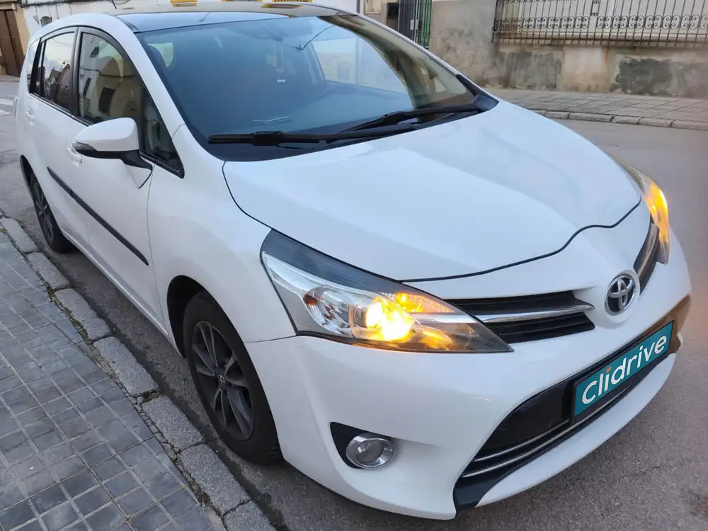 TOYOTA verso