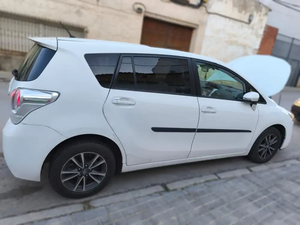 TOYOTA verso