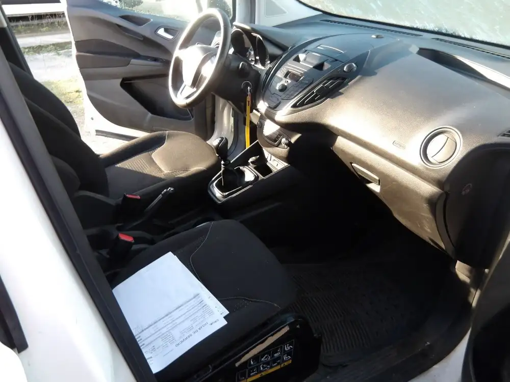 FORD transit courier