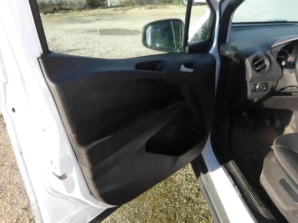 FORD transit courier