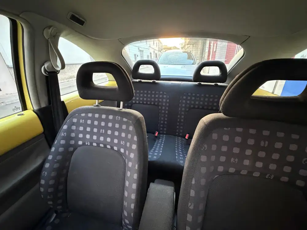 VOLKSWAGEN new beetle