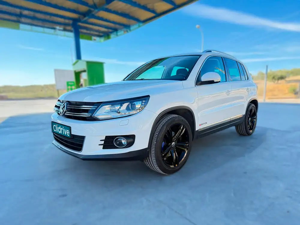 VOLKSWAGEN tiguan