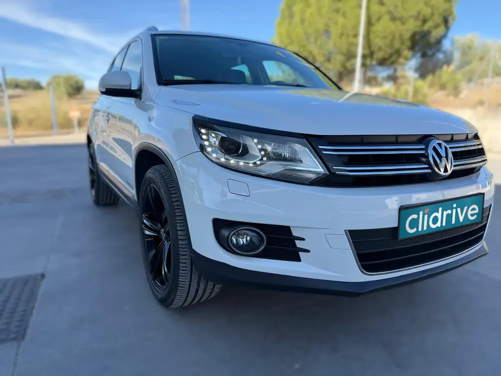 VOLKSWAGEN tiguan