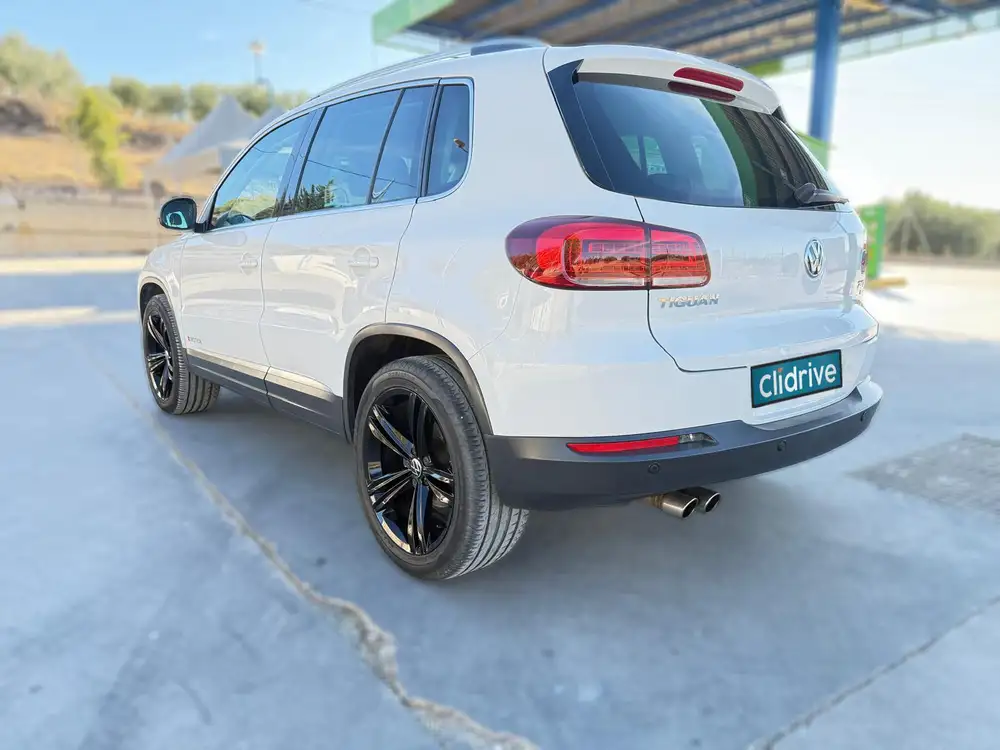 VOLKSWAGEN tiguan