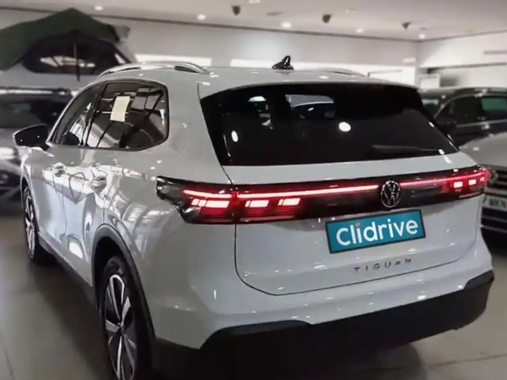 VOLKSWAGEN tiguan