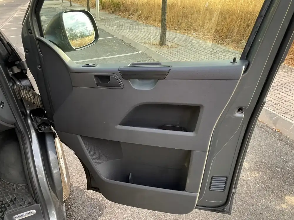 VOLKSWAGEN california