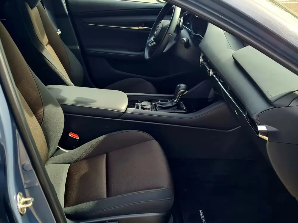 MAZDA mazda3