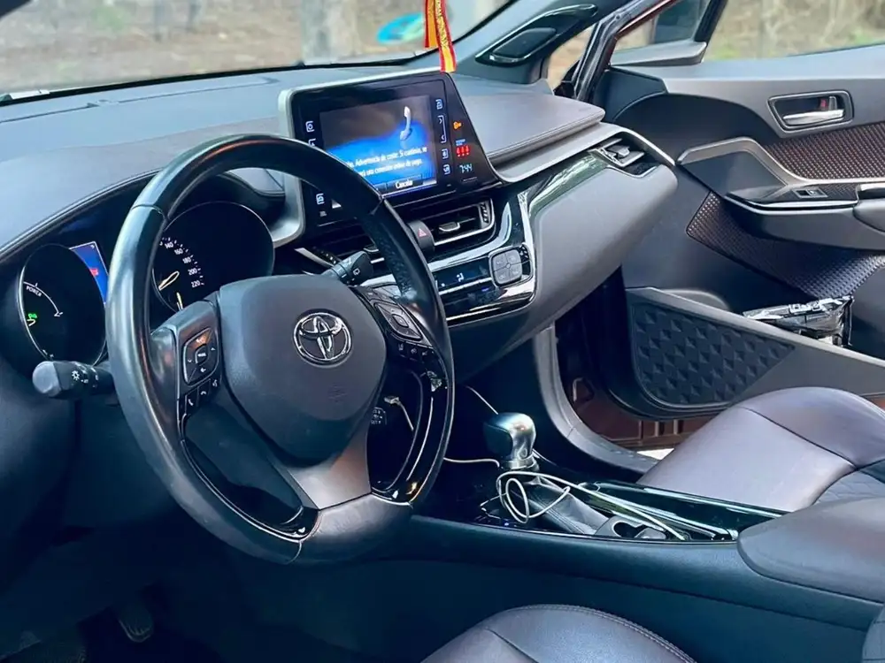 TOYOTA c-hr