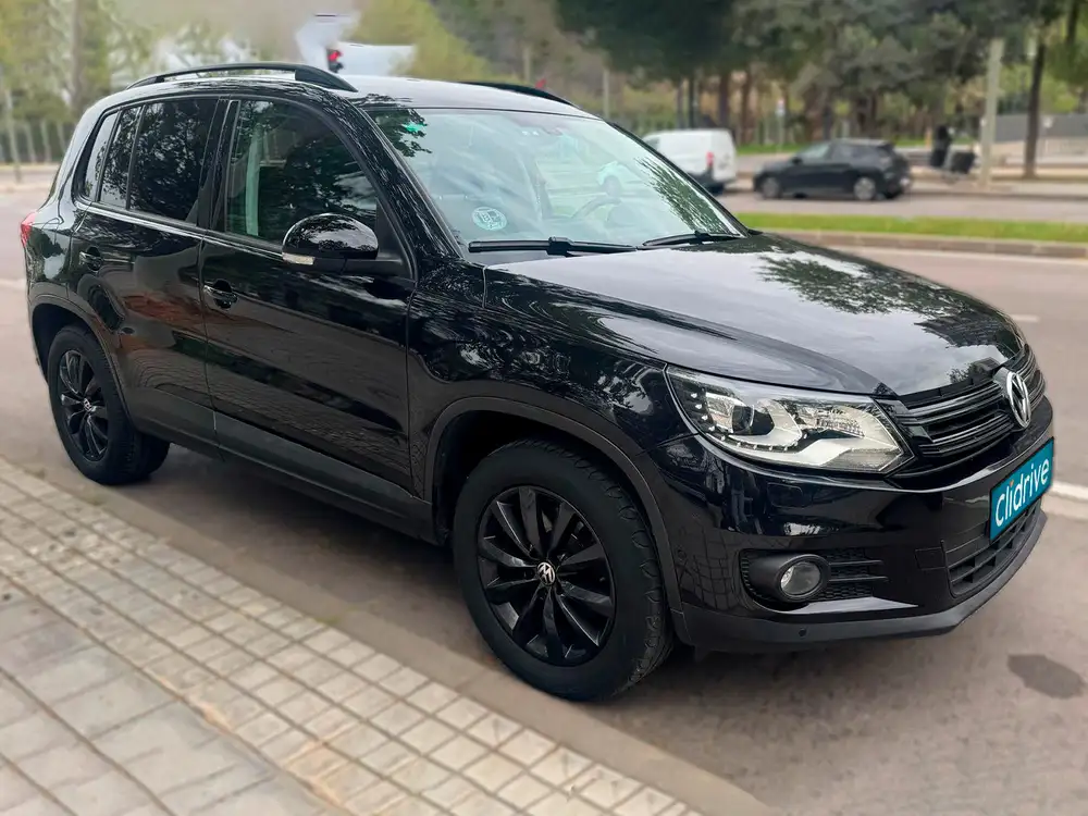 VOLKSWAGEN tiguan