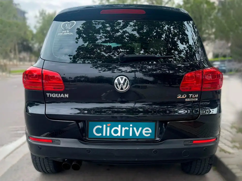 VOLKSWAGEN tiguan