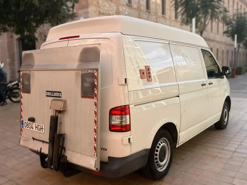 VOLKSWAGEN transporter