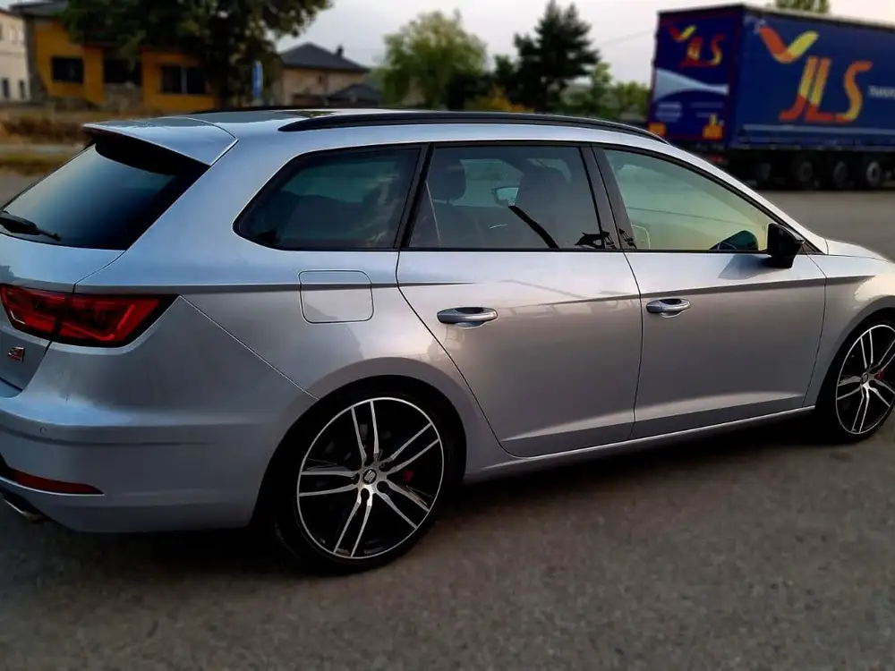 SEAT leon
