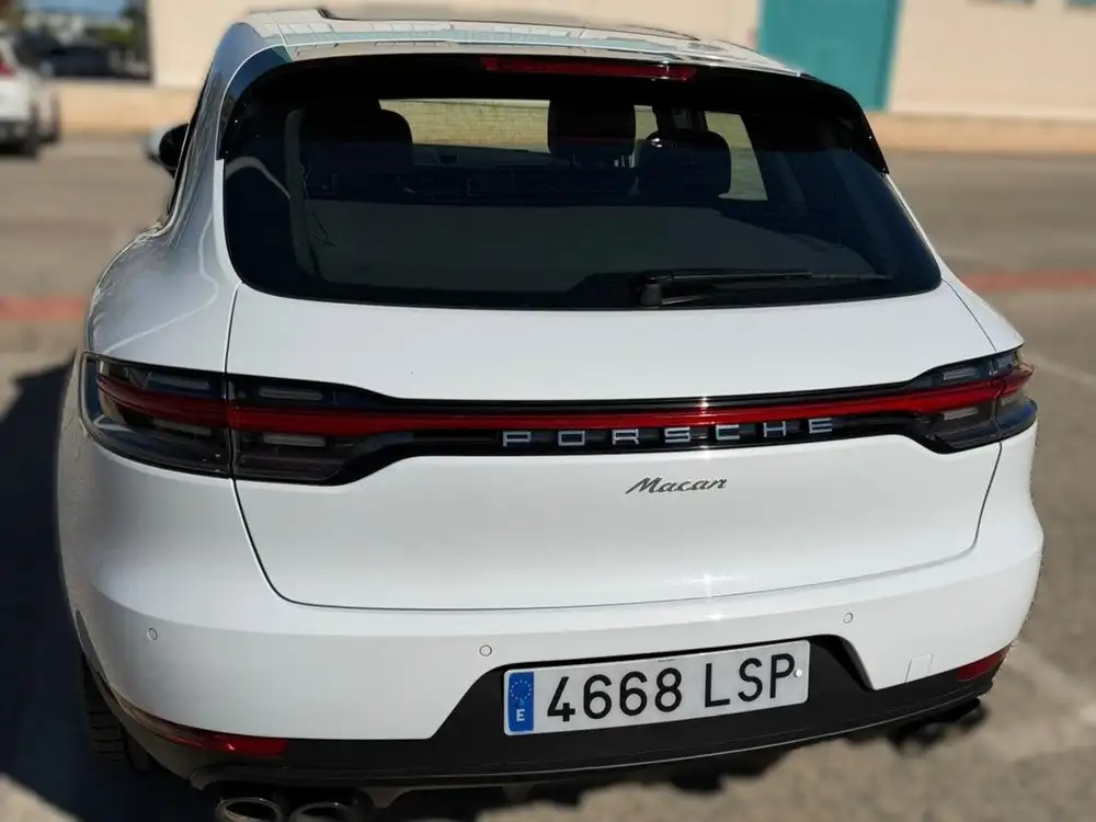 PORSCHE macan