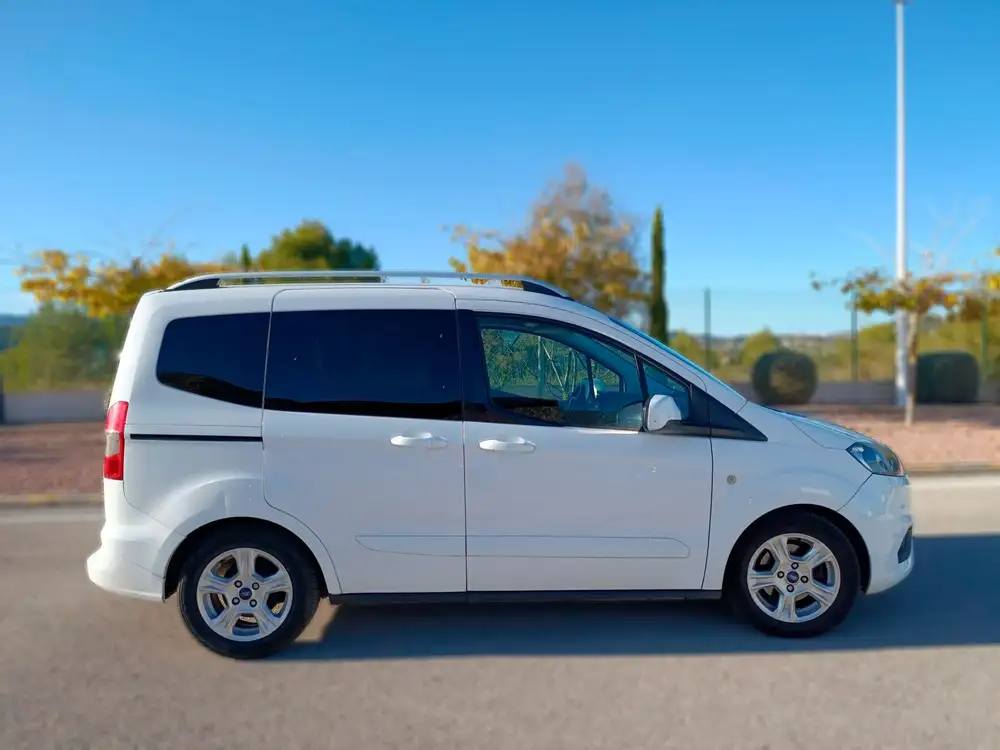 FORD tourneo