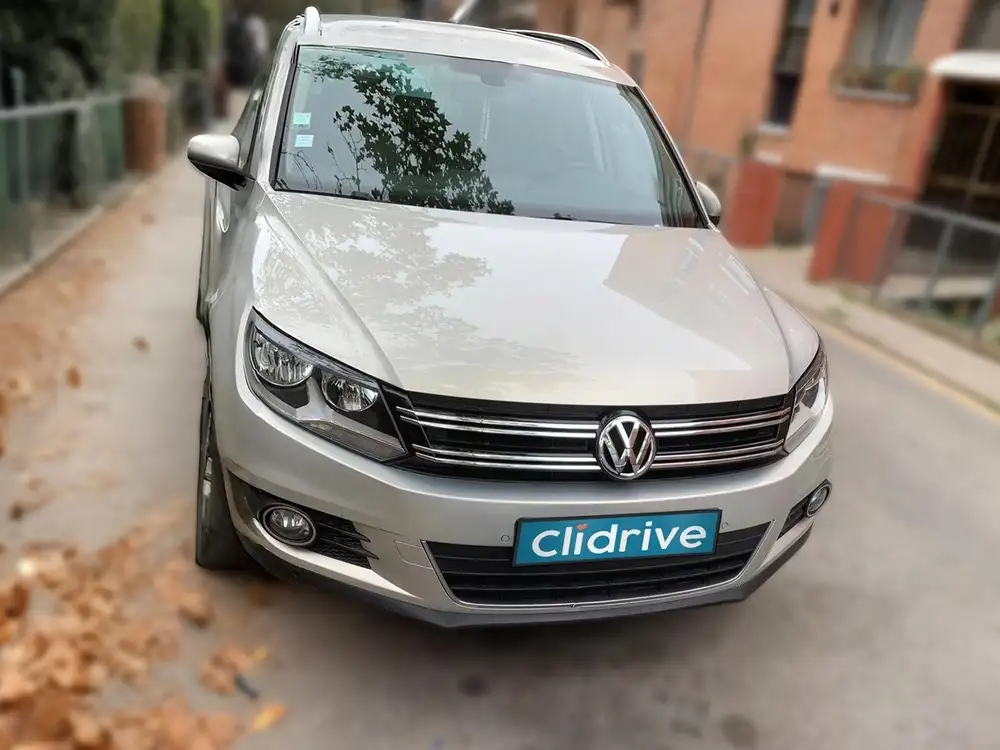 VOLKSWAGEN tiguan