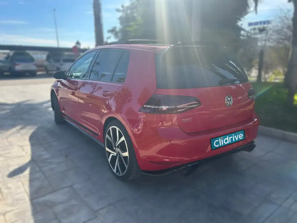 VOLKSWAGEN golf