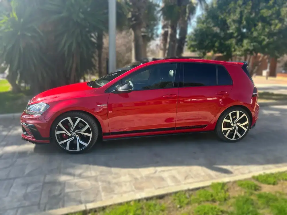 VOLKSWAGEN golf